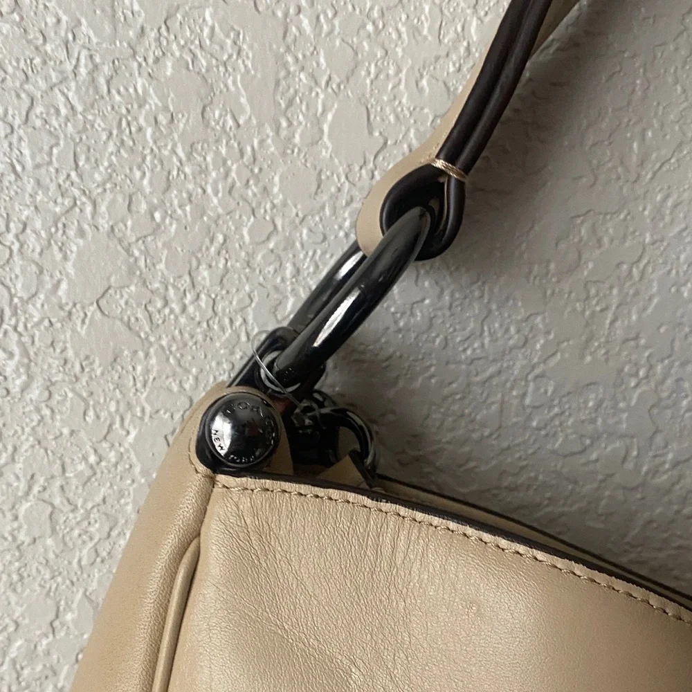 COACH Beachwood Beige Leather Snap NOMAD Hobo Shoulder Bag Purse #36026 - Picture 4 of 16